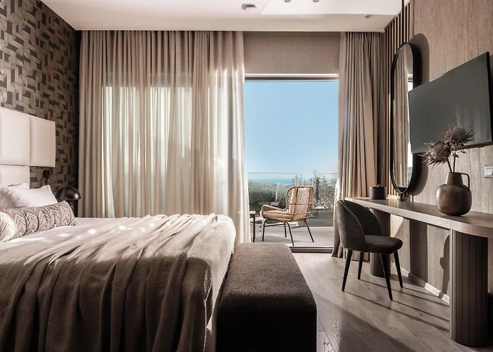 Elegance Luxury Executive Suites - Adults Only